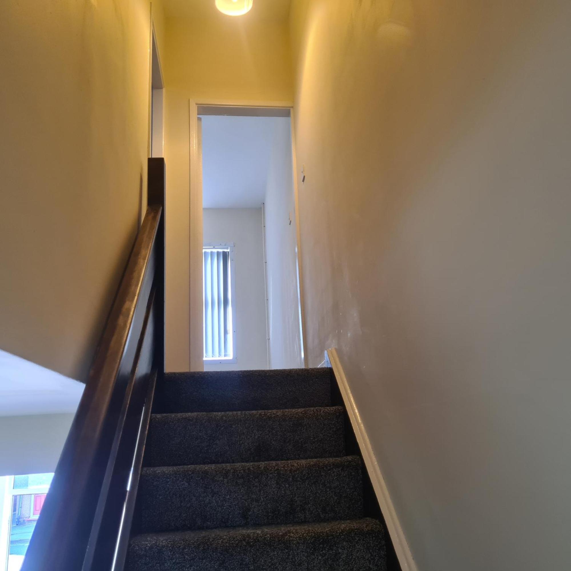 Apartment Two Double Bedroom House With Private Bathroom And Kitchen, *