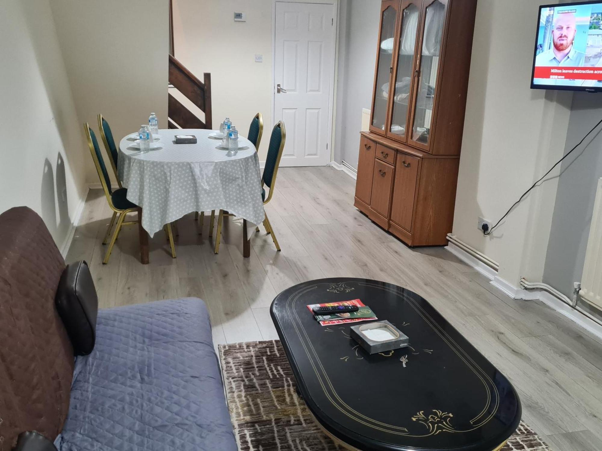 Two Double Bedroom House With Private Bathroom And Kitchen, * Coventry